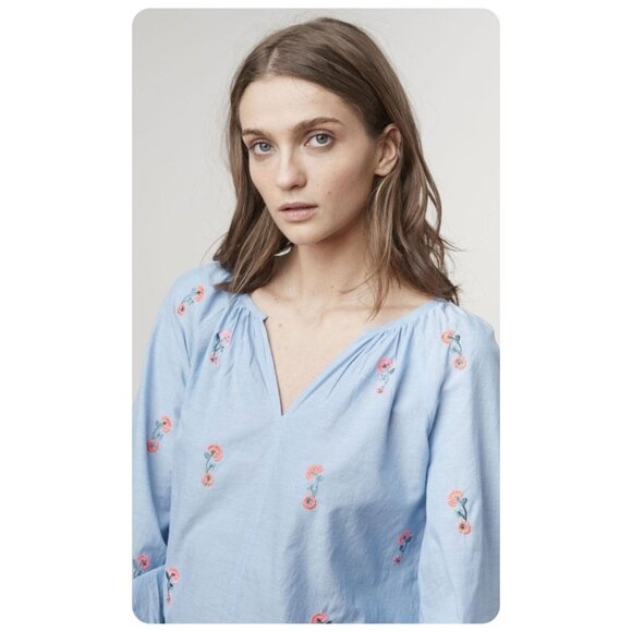 Velvet by Graham & Spencer Kira Blue Flower Floral Embroidered Top sz M - Picture 2 of 12